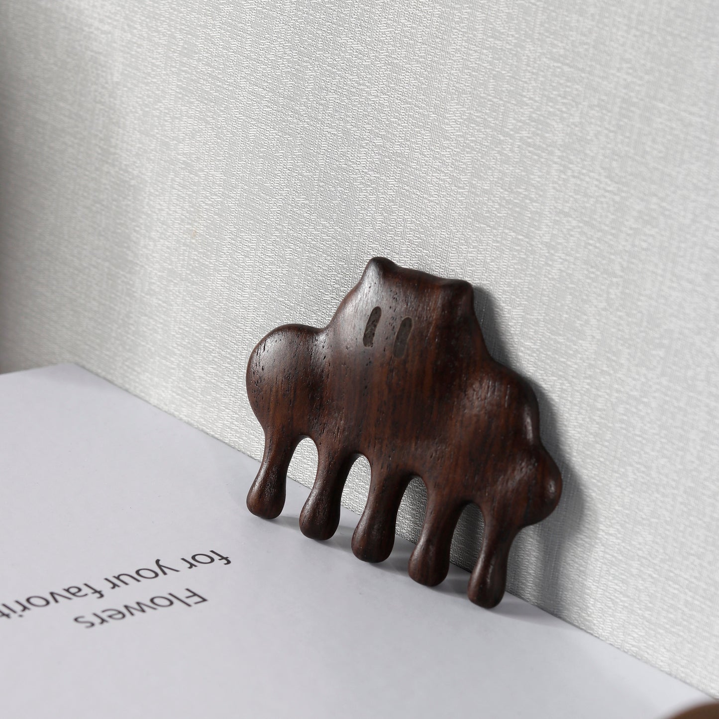 Cloud Monster – Wooden Palm Massager
