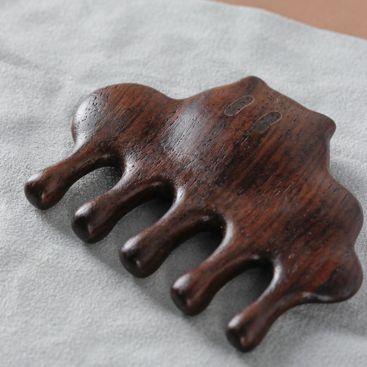Cloud Monster – Wooden Palm Massager