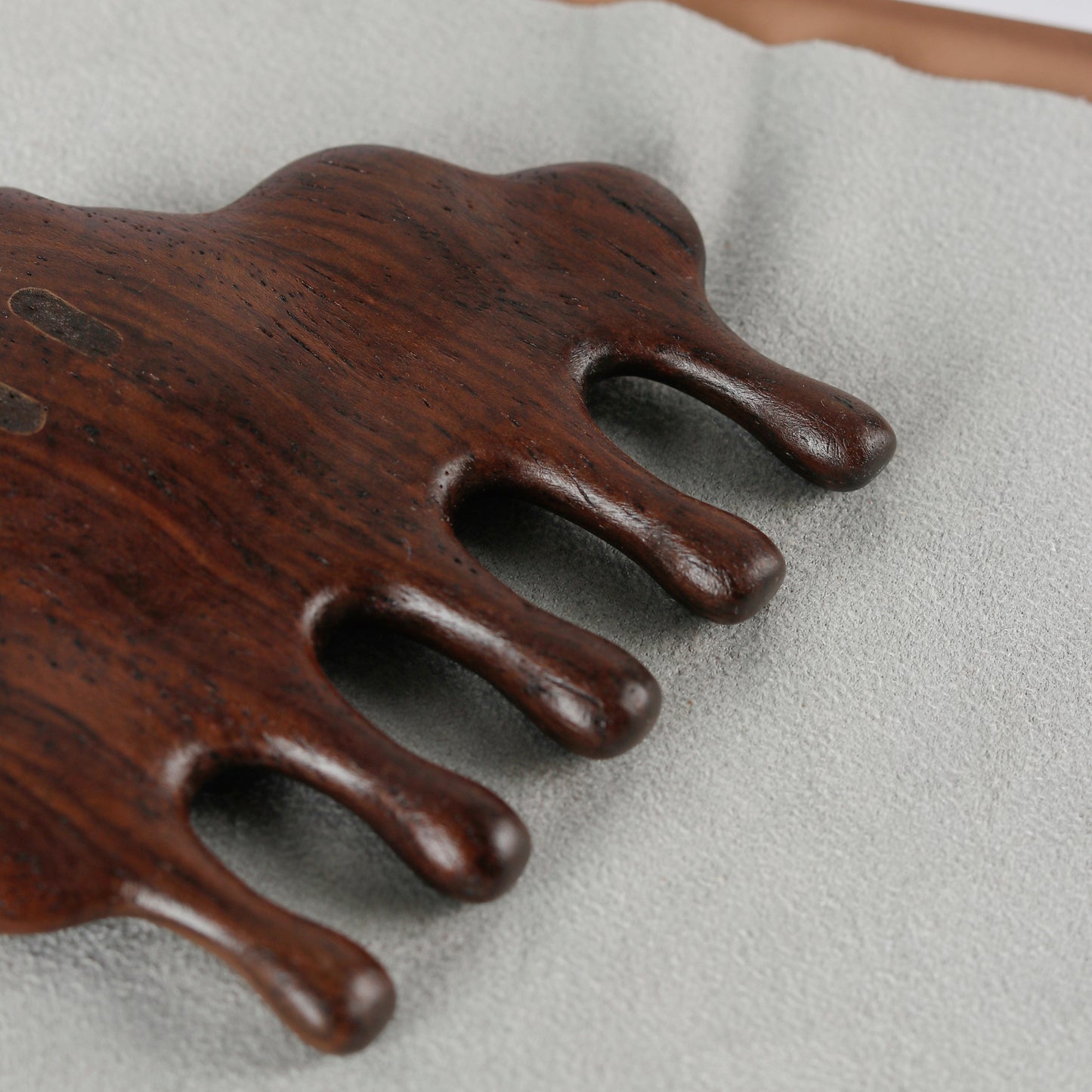 Cloud Monster – Wooden Palm Massager
