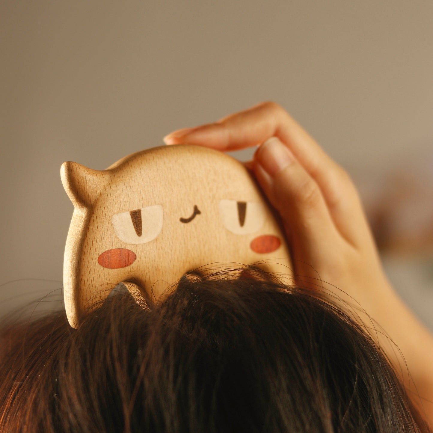 Day & Night Cat - Wooden Comb Head Massager
