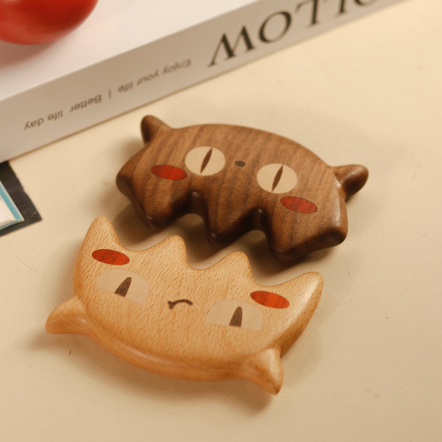 Day & Night Cat - Wooden Comb Head Massager