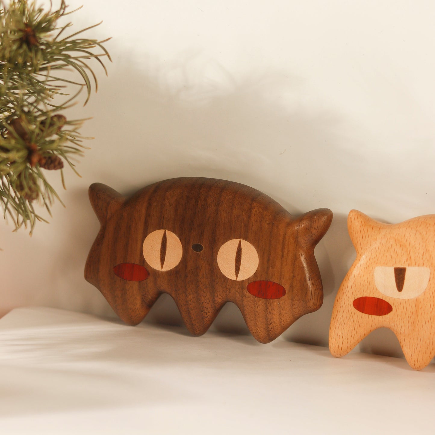 Day & Night Cat - Wooden Comb Head Massager