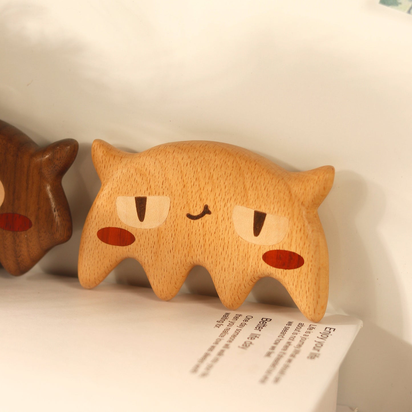 Day & Night Cat - Wooden Comb Head Massager