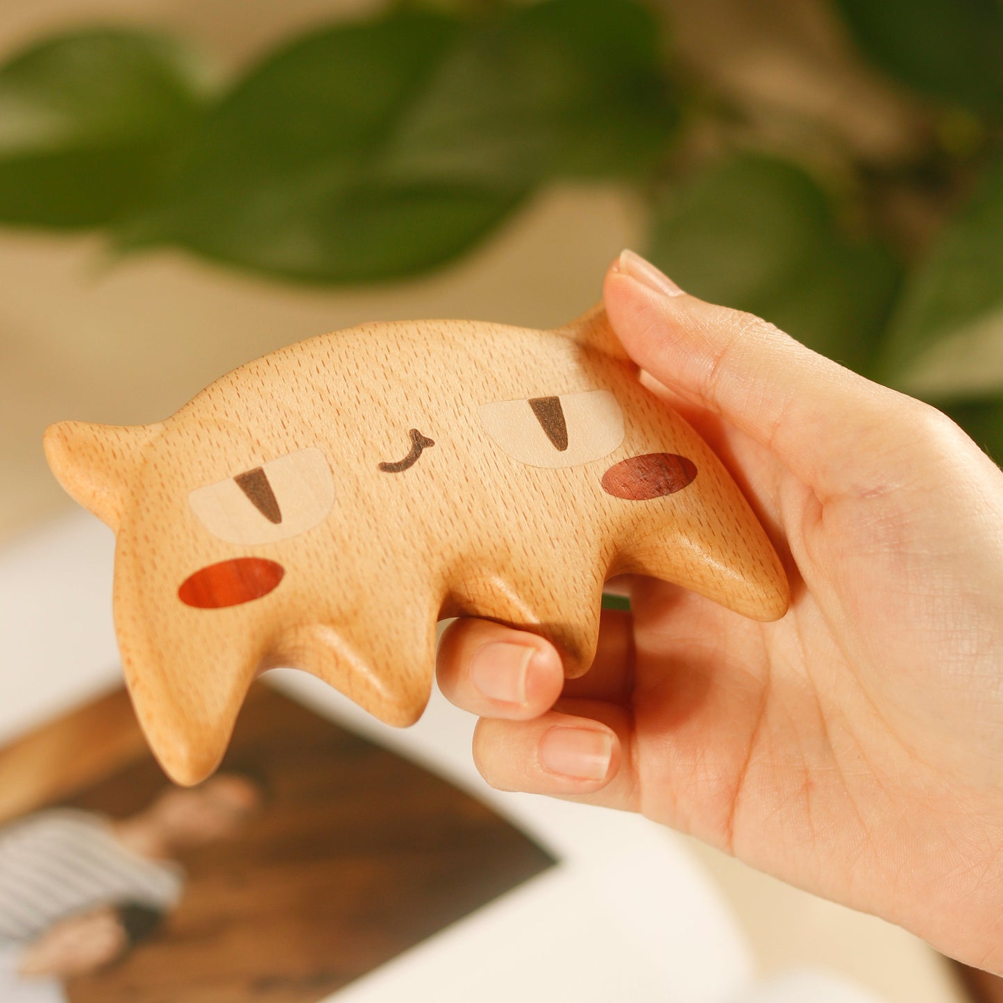 Day & Night Cat - Wooden Comb Head Massager