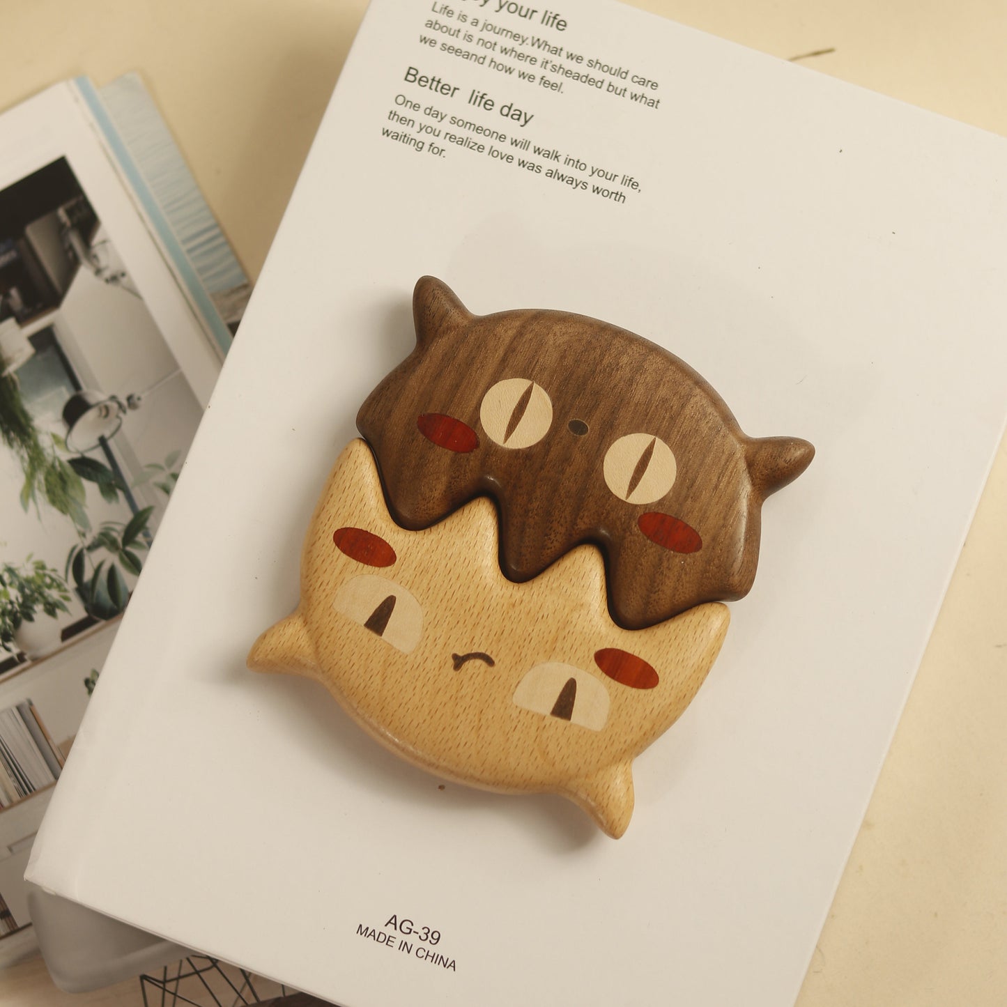 Day & Night Cat - Wooden Comb Head Massager