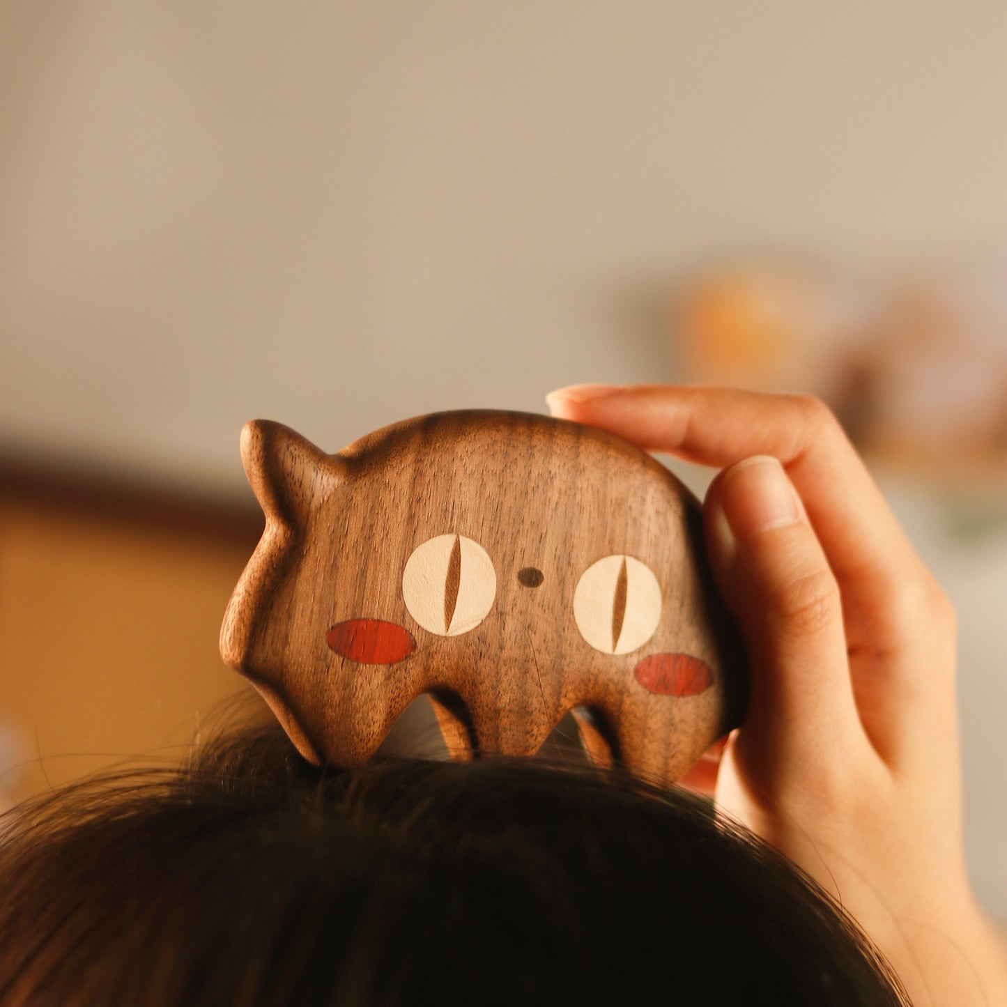 Day & Night Cat - Wooden Comb Head Massager