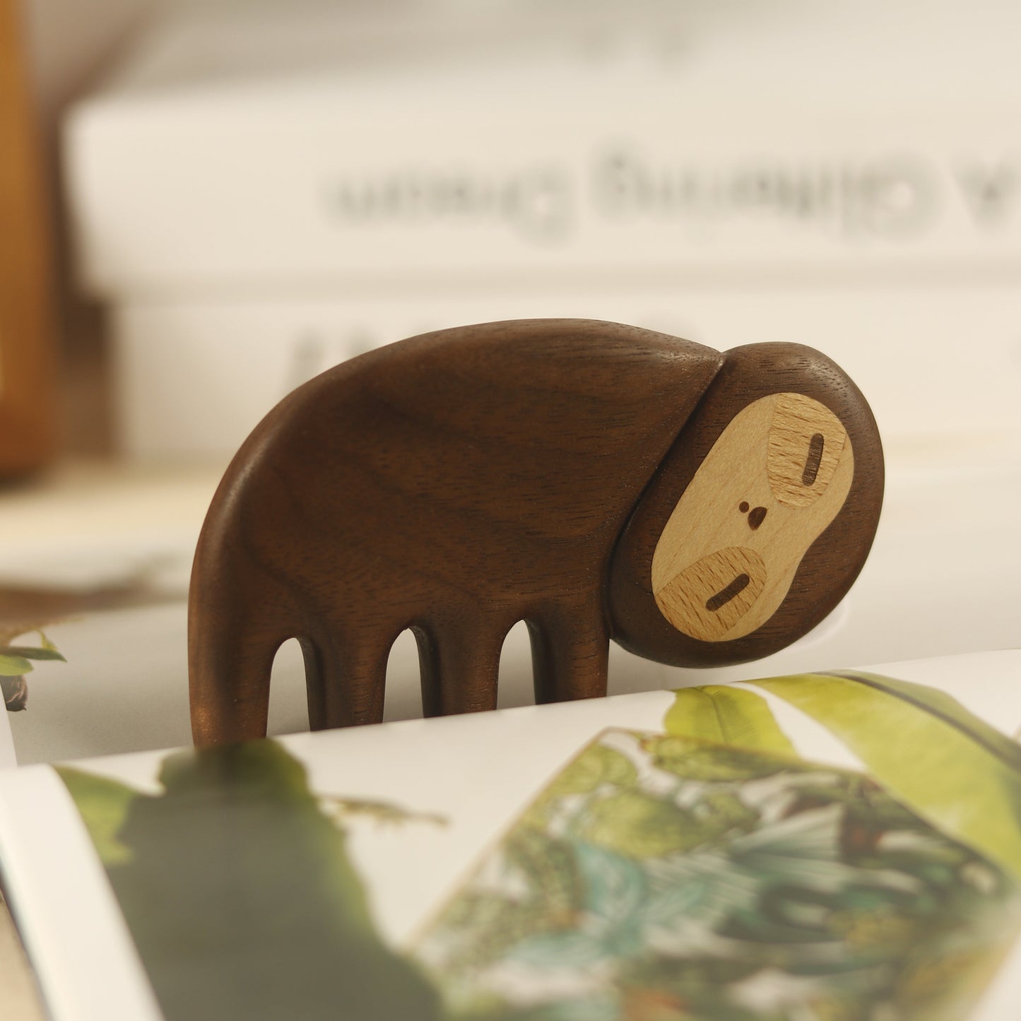 Slowpoke(Sloth) – Wooden Comb Head Massager