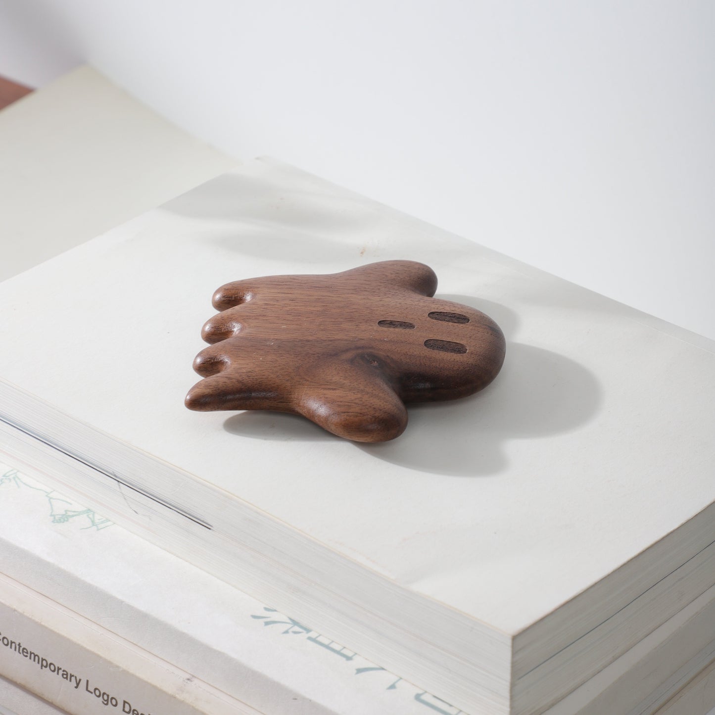 Boo & Gone – Wooden Comb Head Massager