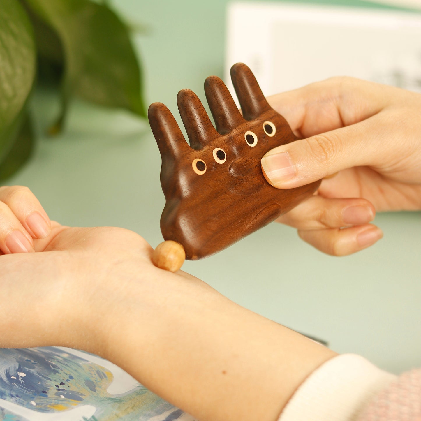 Bunnyboo – Wooden Comb Head Massager