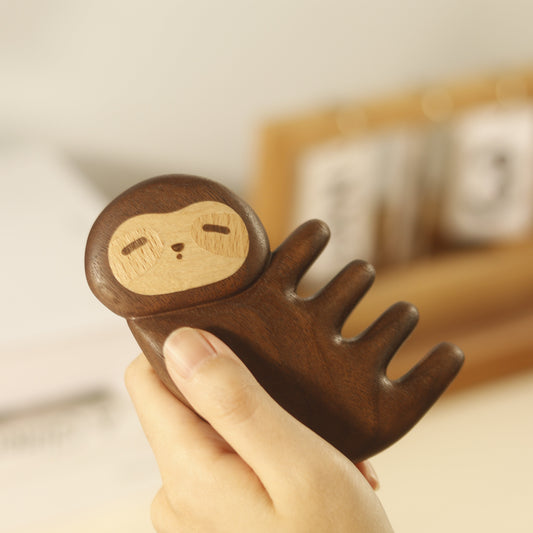 Slowpoke(Sloth) – Wooden Comb Head Massager